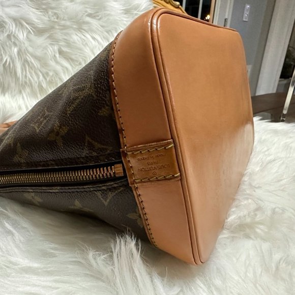 Louis Vuitton Monogram Alma Handbag - Picture 14 of 16